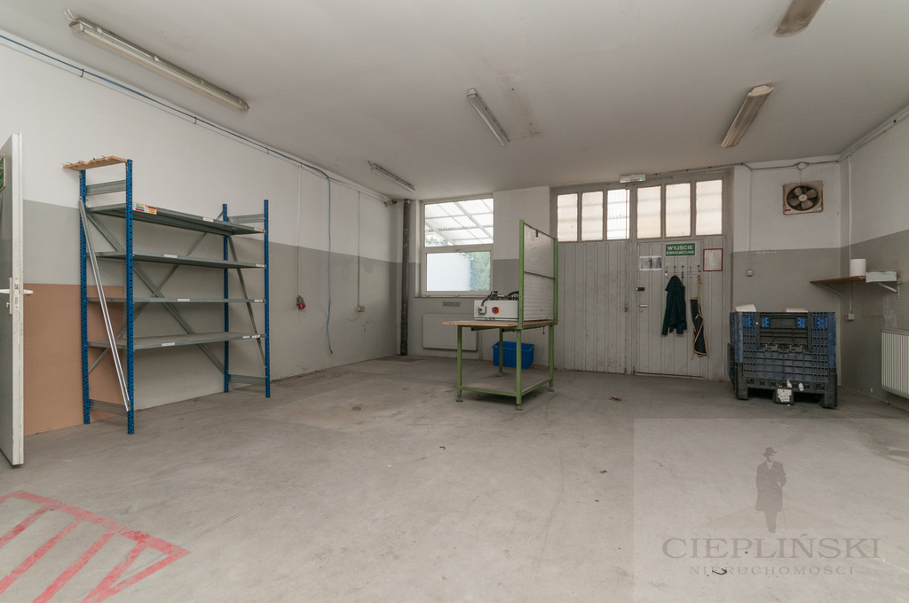 Hala produkcyjno-magazynowa z dużym placem + wiata (12)