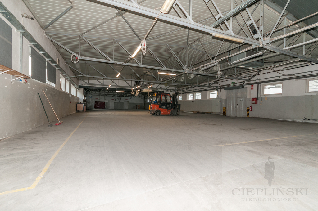 Hala produkcyjno-magazynowa z dużym placem + wiata (7)