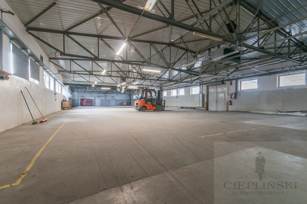 Hala produkcyjno-magazynowa z dużym placem + wiata (8)