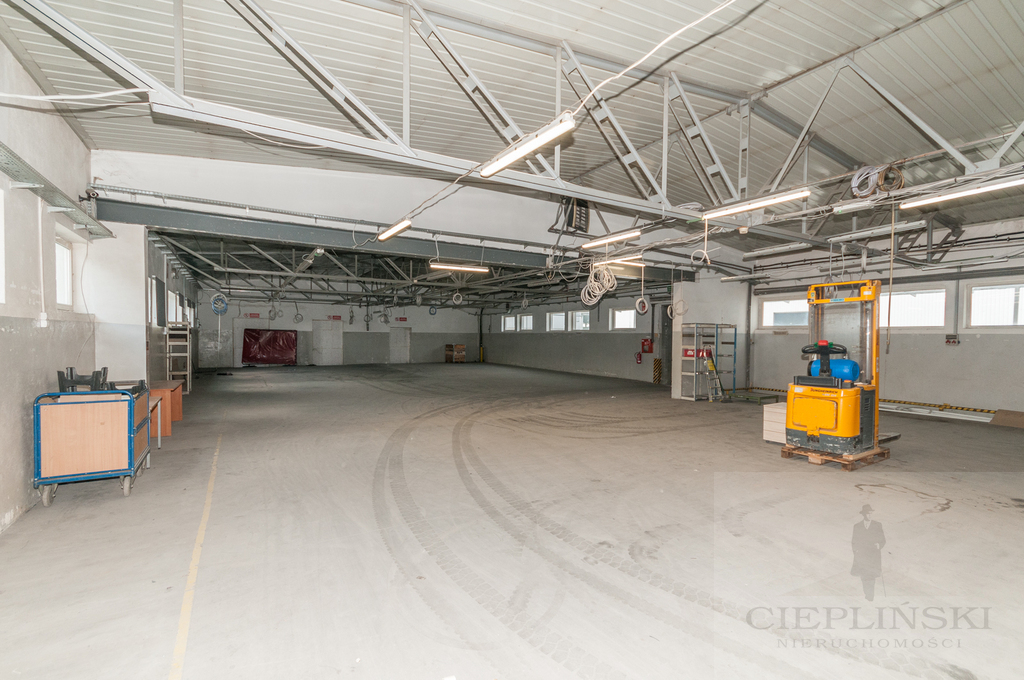 Hala produkcyjno-magazynowa z dużym placem + wiata (9)