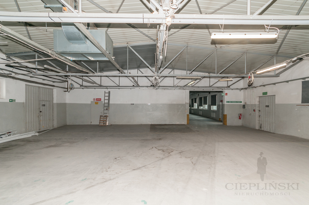 Hala produkcyjno-magazynowa z dużym placem + wiata (10)