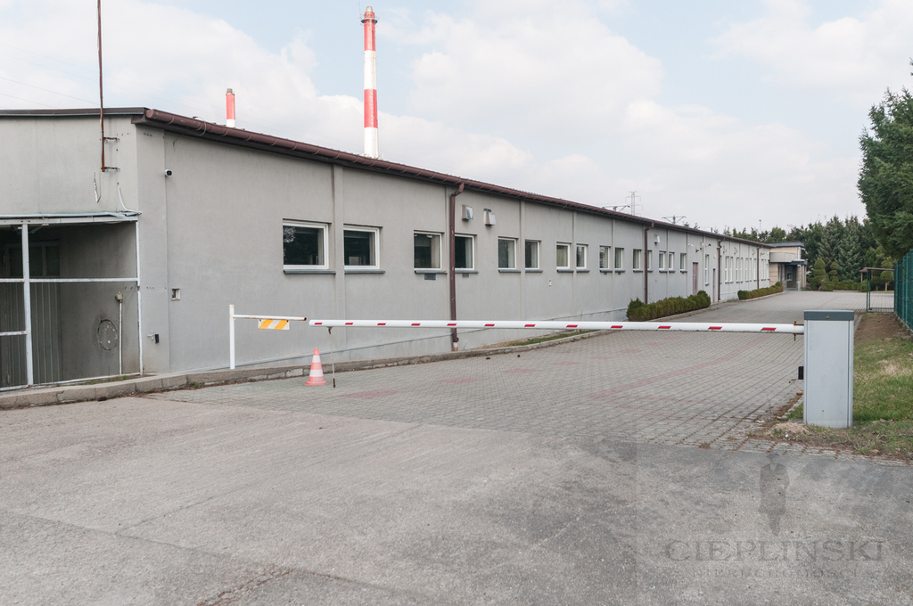 Hala produkcyjno-magazynowa z dużym placem + wiata (1)