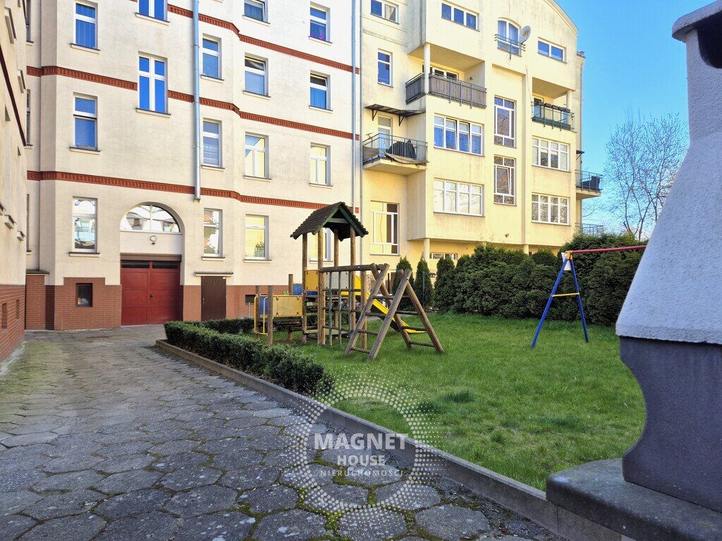 4 pokoje z potencjałem blisko Wałów Chrobrego (17)