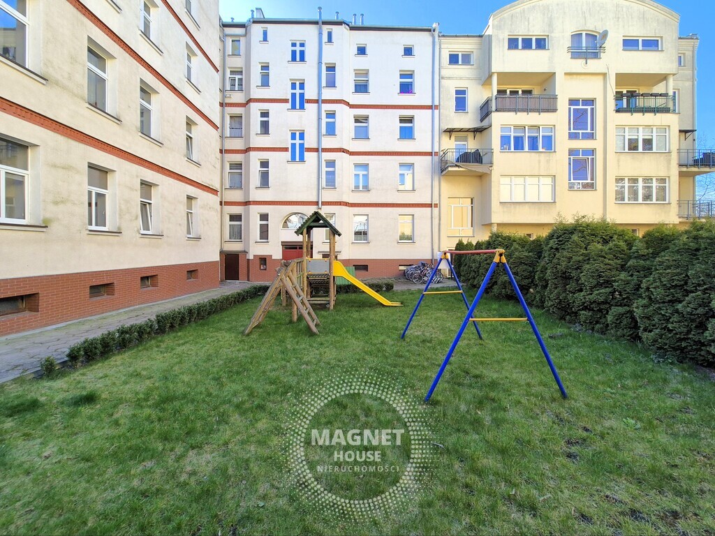 4 pokoje z potencjałem blisko Wałów Chrobrego (18)