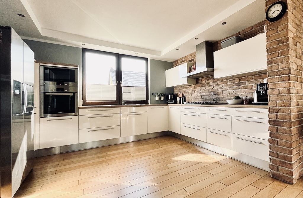 Nowoczesny dom z dala od zgiełku miasta - Załom (4)