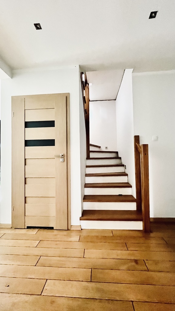 Nowoczesny dom z dala od zgiełku miasta - Załom (10)