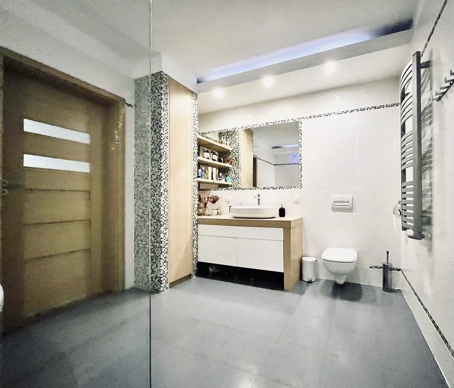 Nowoczesny dom z dala od zgiełku miasta - Załom (12)