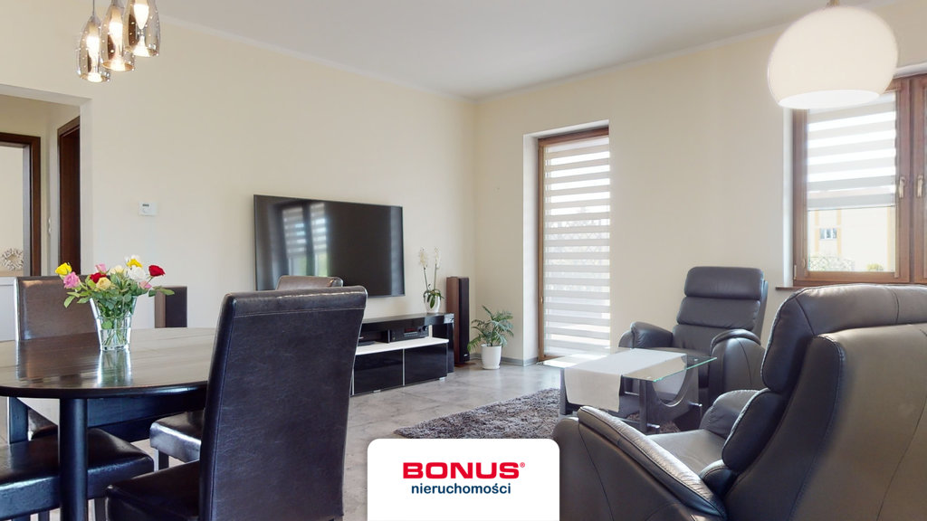 Dom parterowy; dwupokoleniowy i pod działalność. (16)