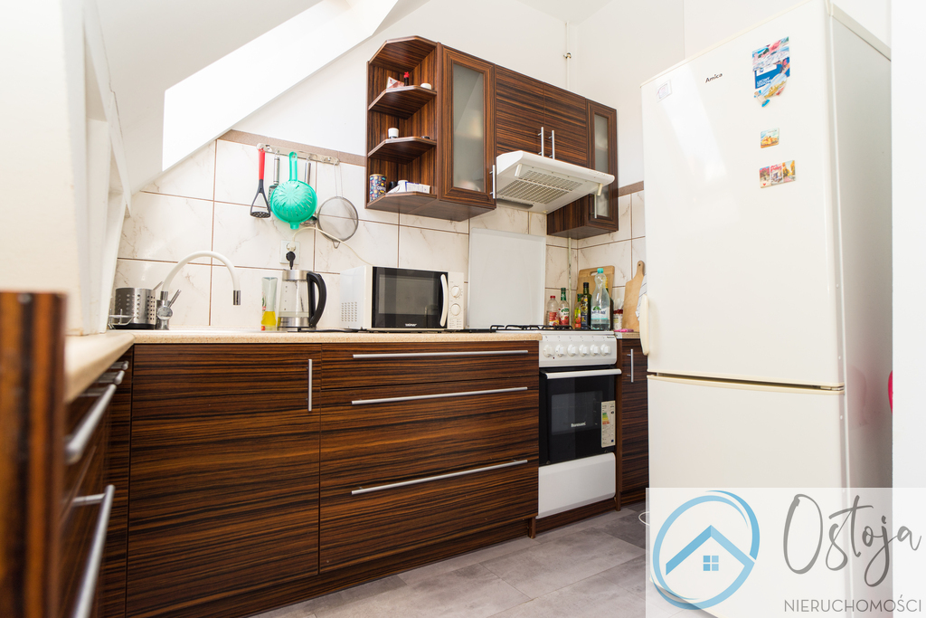 4 pokojowe na poddaszu blisko centrum (4)