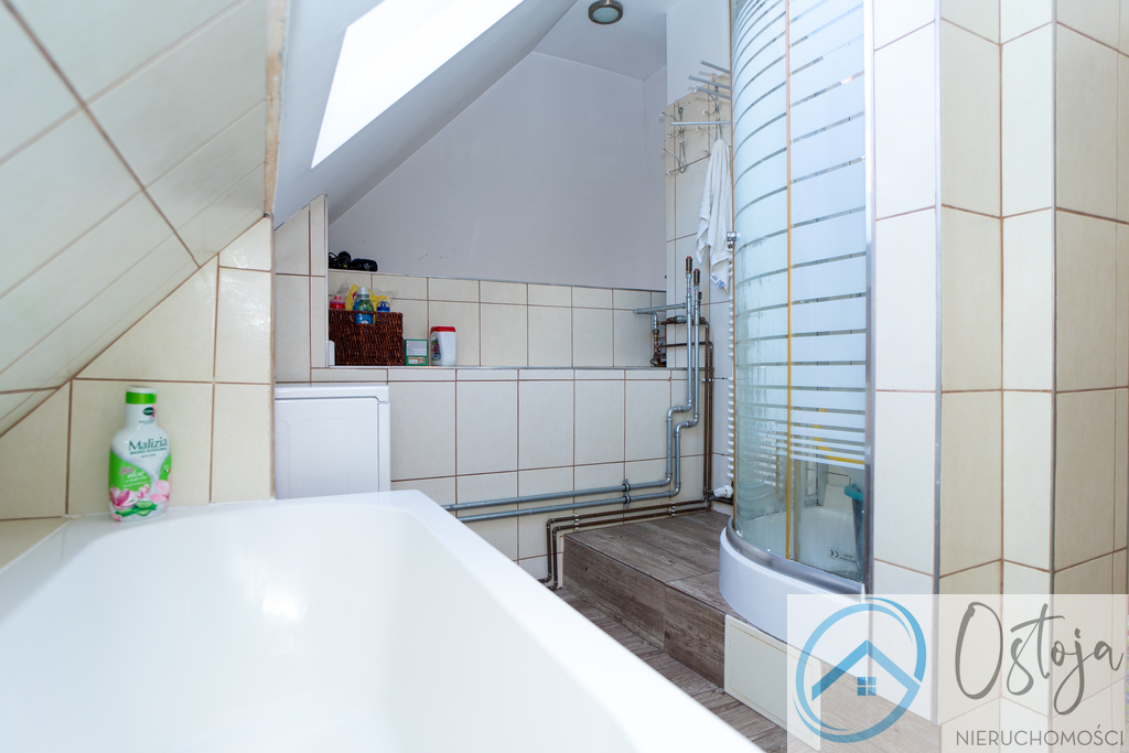 4 pokojowe na poddaszu blisko centrum (16)