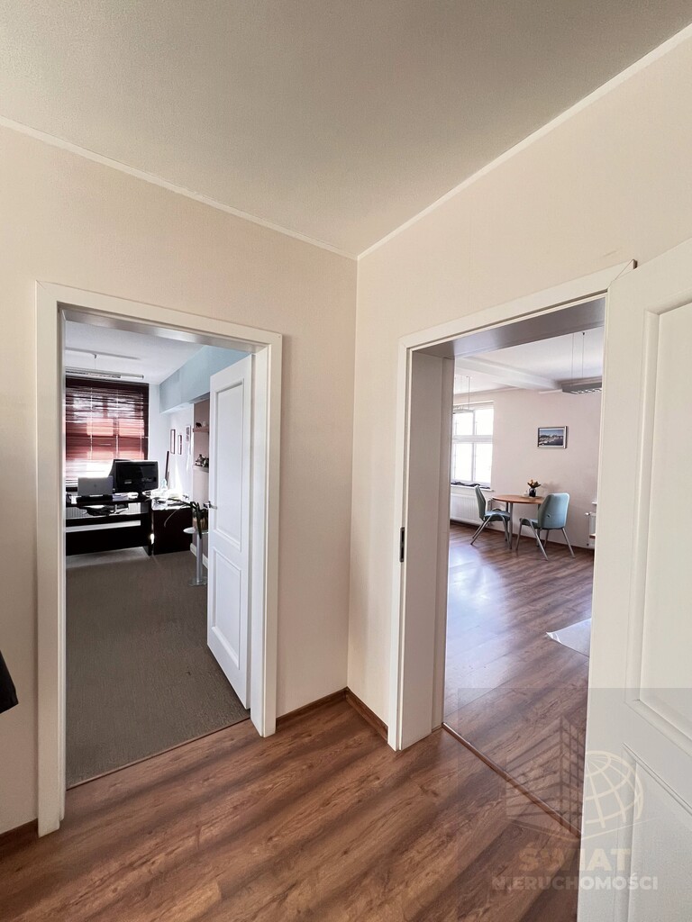 BUDYNEK HANDLOWO-USŁUGOWY (7)