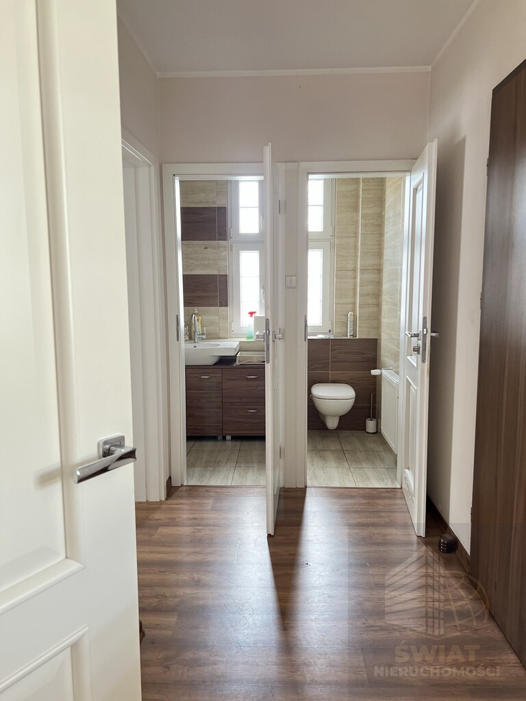 BUDYNEK HANDLOWO-USŁUGOWY (12)