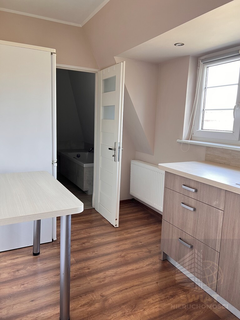 BUDYNEK HANDLOWO-USŁUGOWY (13)