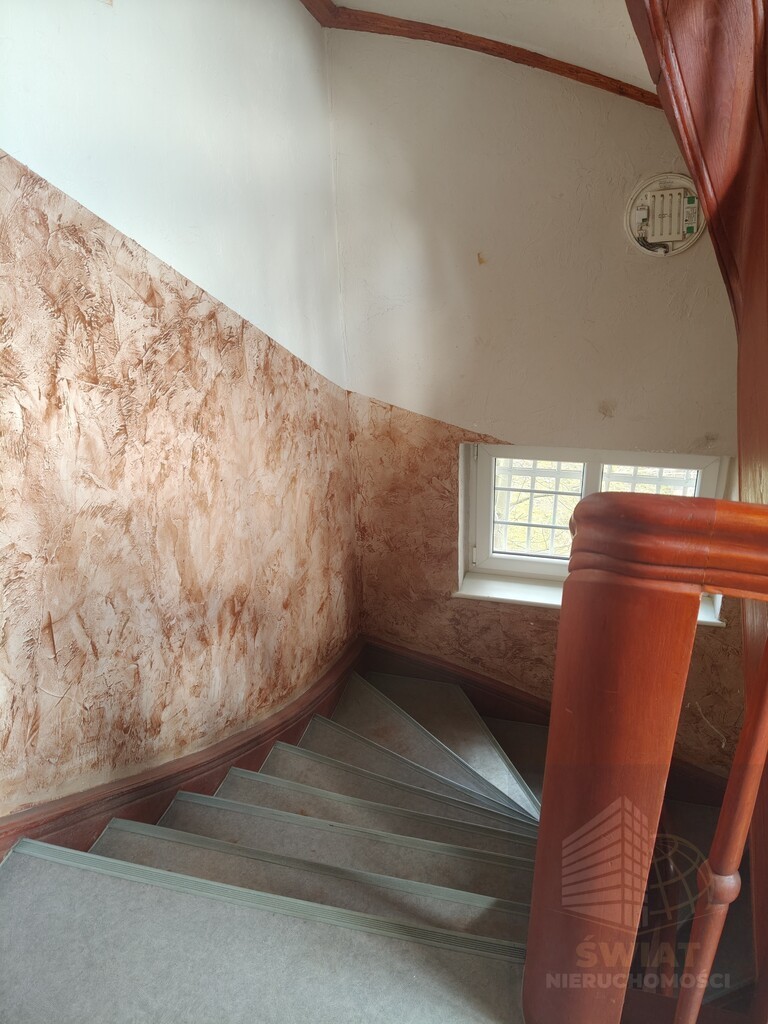 BUDYNEK HANDLOWO-USŁUGOWY (17)