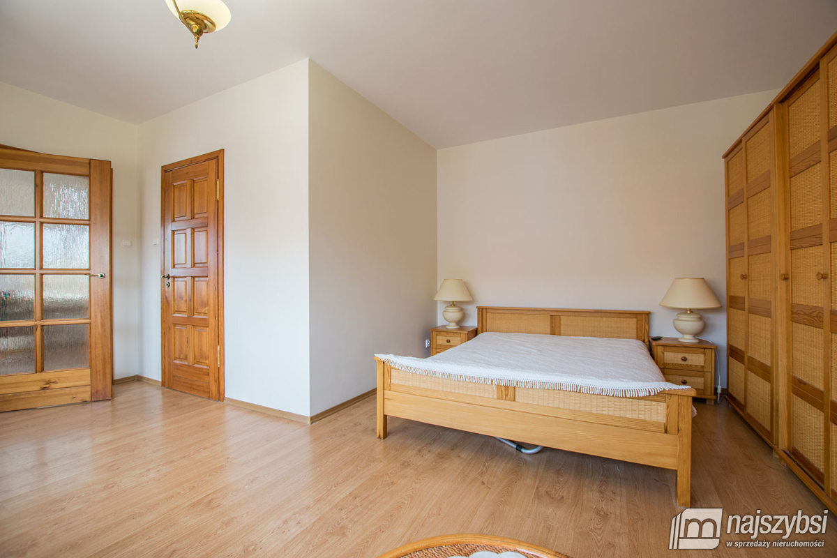 KOŁOBRZEG - APARTAMENT - WIDOK NA MORZE I LATARNIĘ (12)