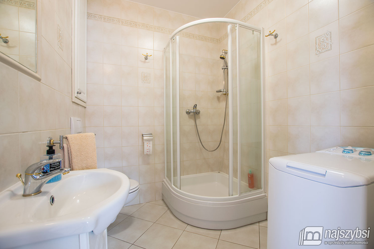 KOŁOBRZEG - APARTAMENT - WIDOK NA MORZE I LATARNIĘ (17)