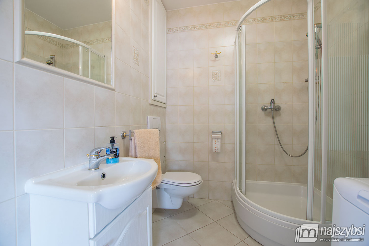 KOŁOBRZEG - APARTAMENT - WIDOK NA MORZE I LATARNIĘ (18)