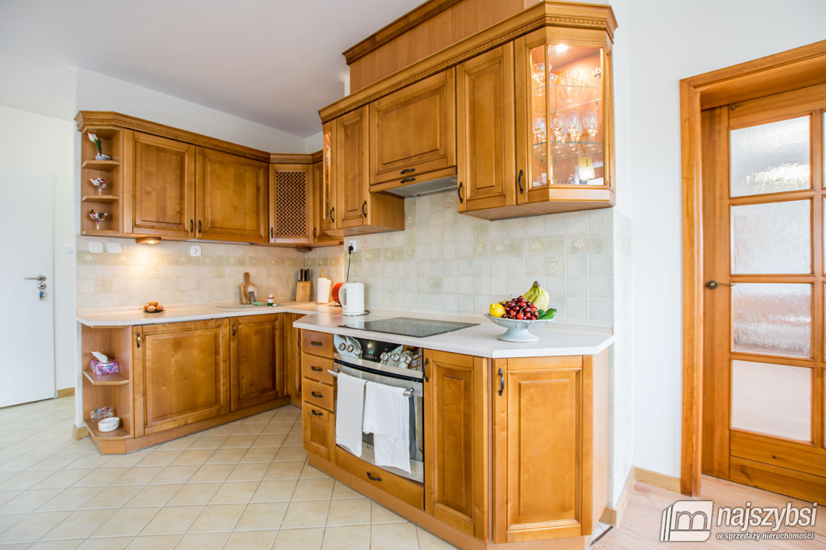 KOŁOBRZEG - APARTAMENT - WIDOK NA MORZE I LATARNIĘ (3)