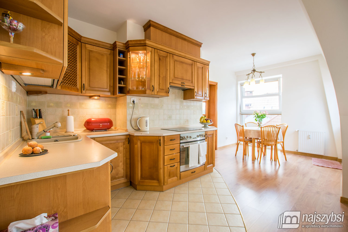 KOŁOBRZEG - APARTAMENT - WIDOK NA MORZE I LATARNIĘ (4)