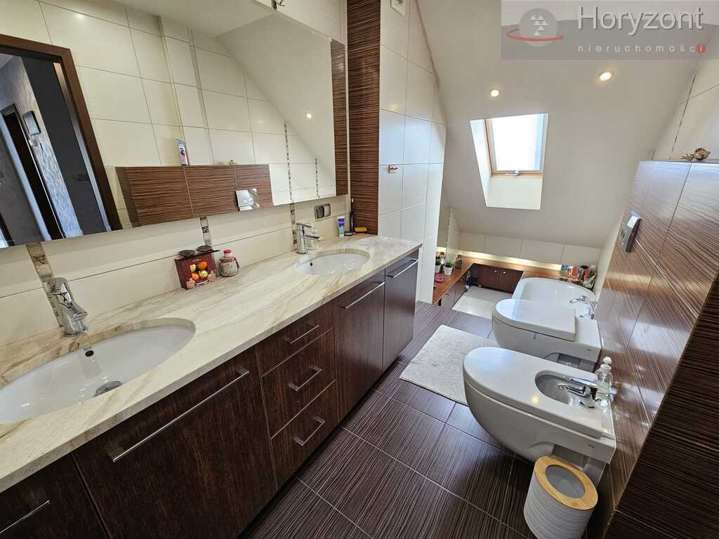 Bliźniak 5pok. 150m2, 2010r., garaż - os.Bukowo (13)