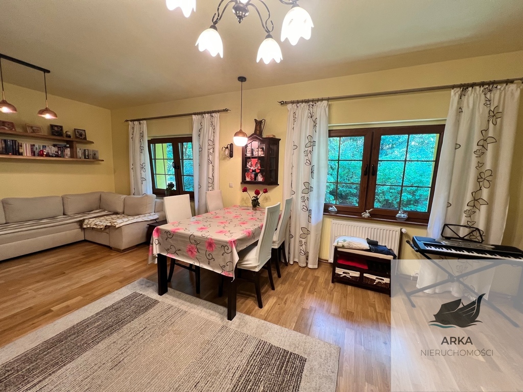 Środek lasu dom z budynkiem gospodarczym do zamie. (2)