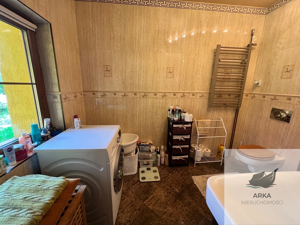 Środek lasu dom z budynkiem gospodarczym do zamie. (8)