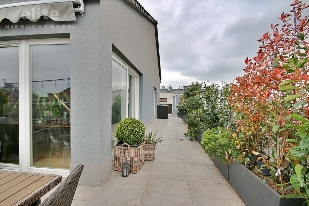 Mieszkanie z dużym tarasem (20)