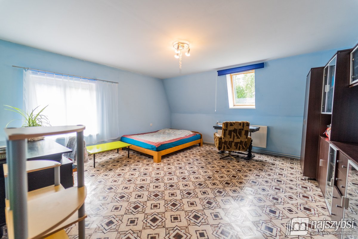 Sława- gospodarstwo z 2 domami na dużej działce. (10)