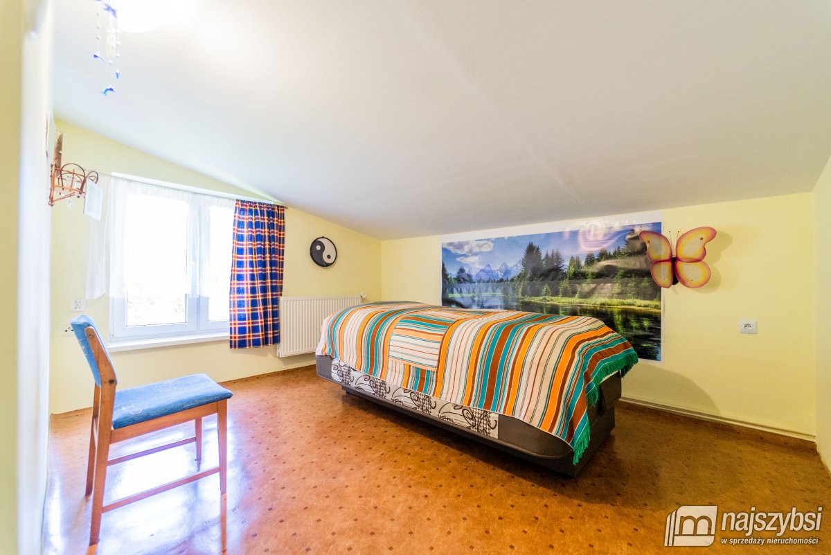 Sława- gospodarstwo z 2 domami na dużej działce. (13)