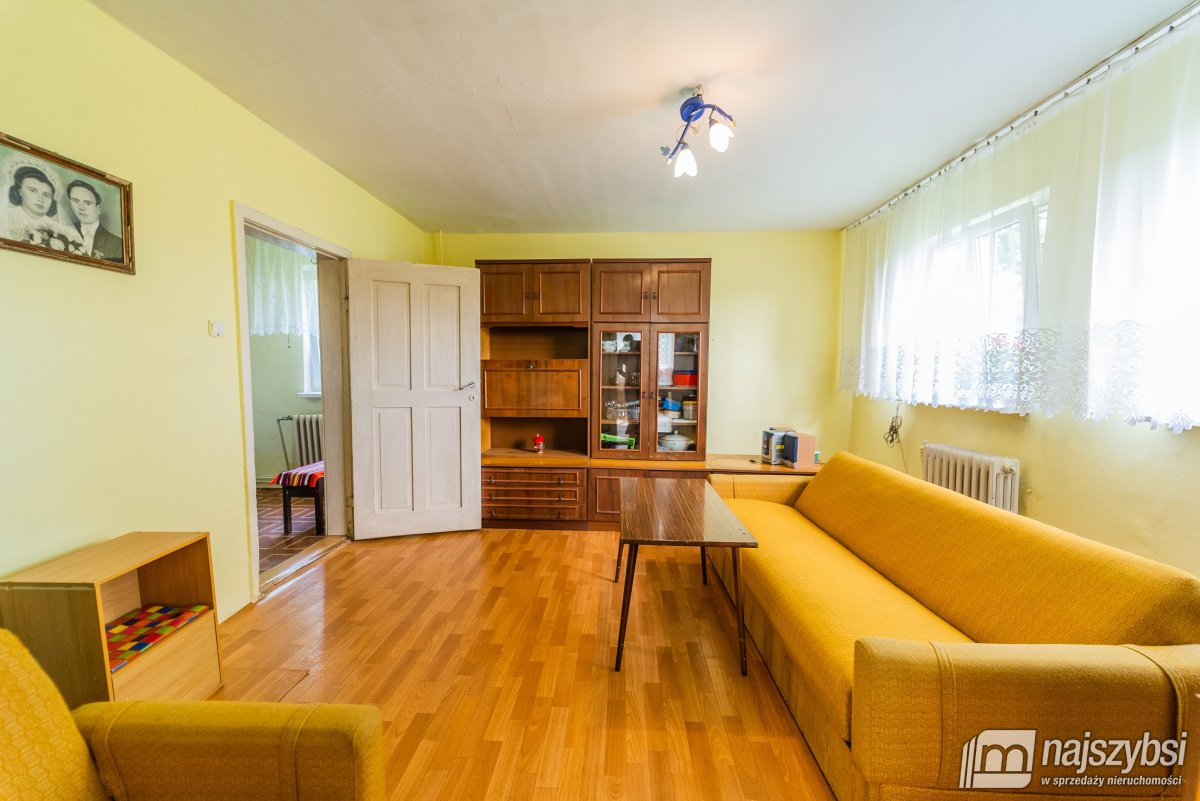 Sława- gospodarstwo z 2 domami na dużej działce. (19)