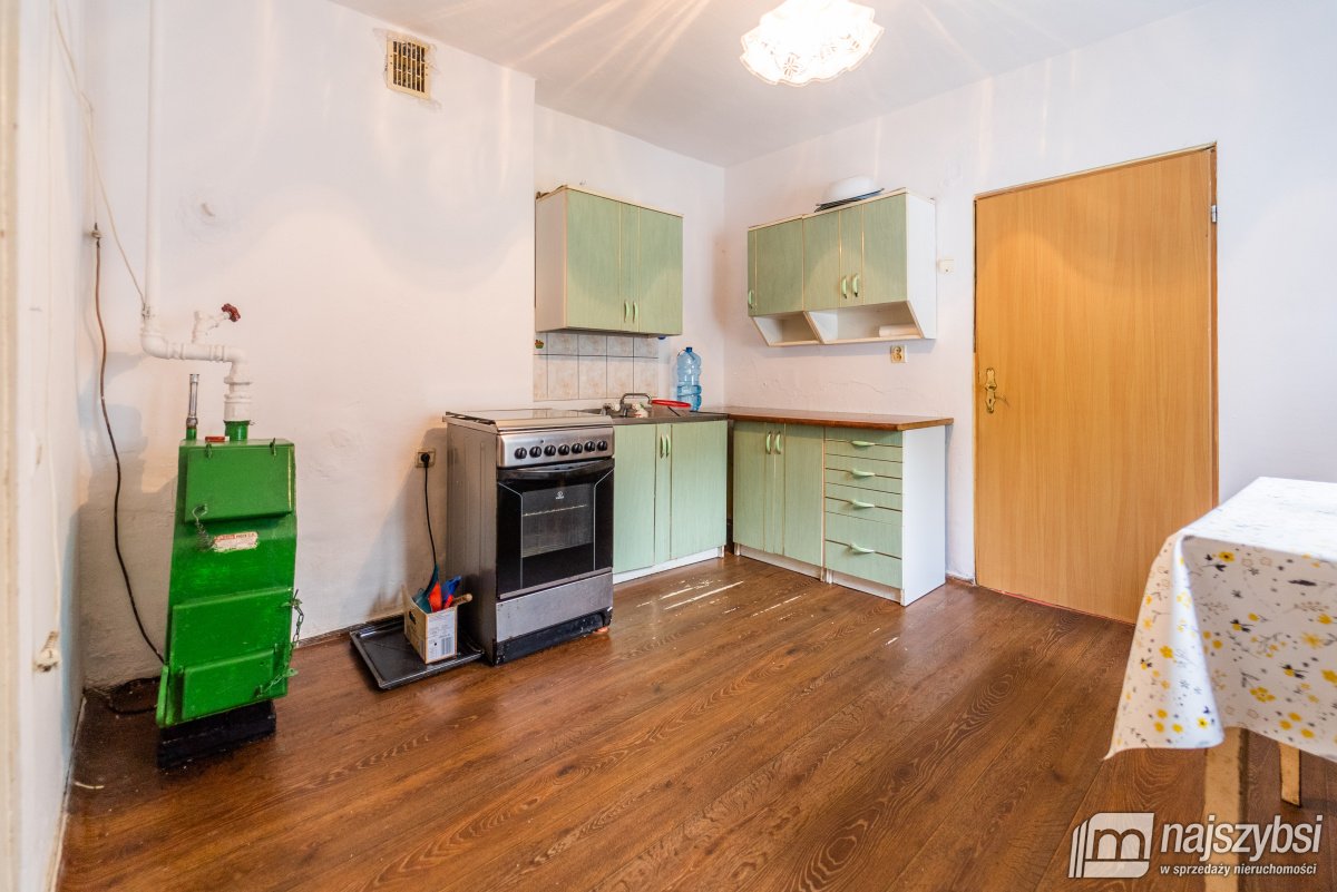 Sława- gospodarstwo z 2 domami na dużej działce. (22)