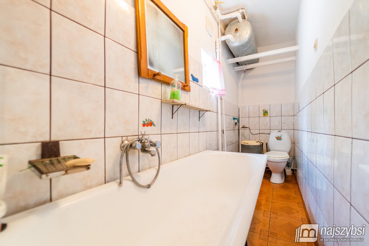 Sława- gospodarstwo z 2 domami na dużej działce. (23)