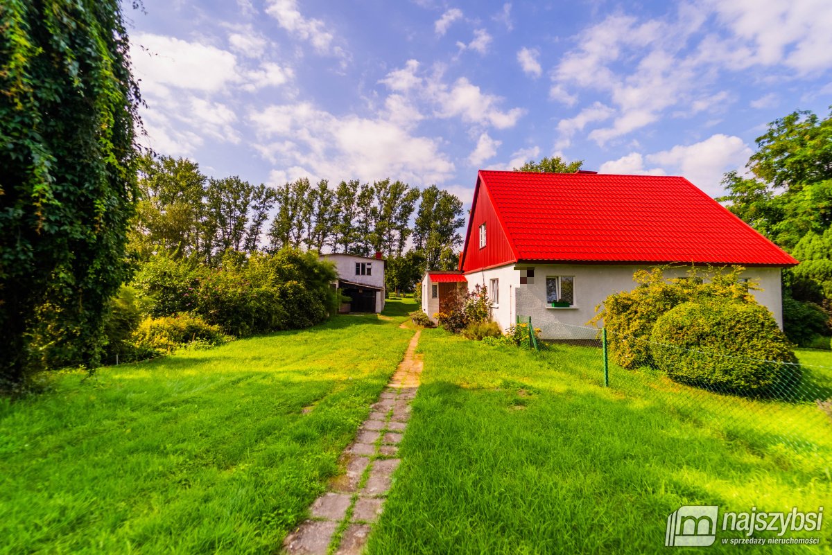 Sława- gospodarstwo z 2 domami na dużej działce. (26)