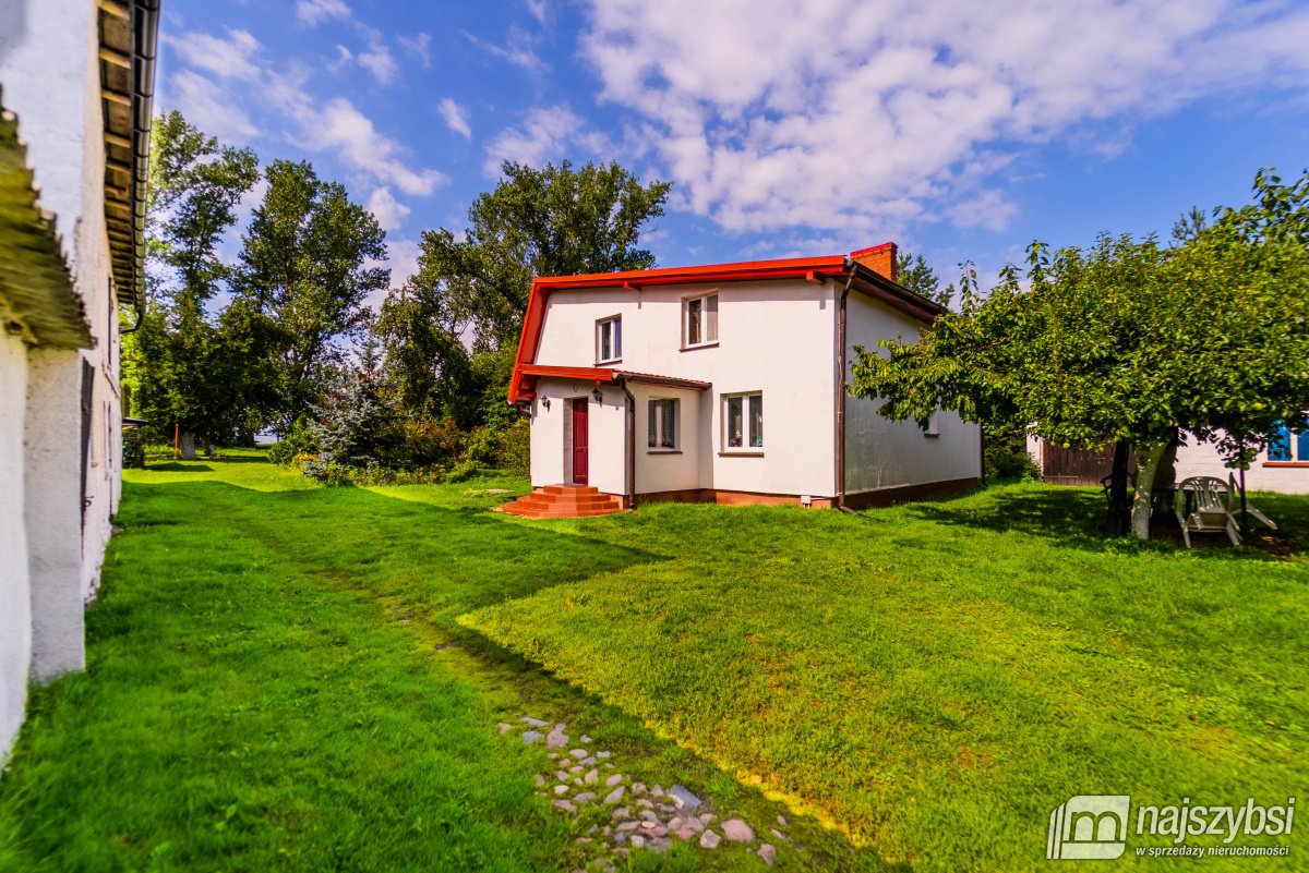 Sława- gospodarstwo z 2 domami na dużej działce. (29)