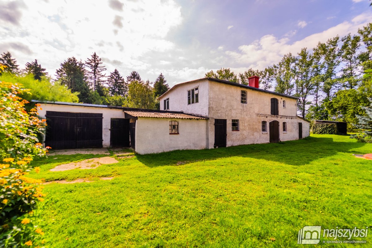 Sława- gospodarstwo z 2 domami na dużej działce. (31)