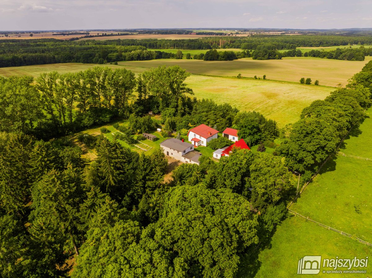 Sława- gospodarstwo z 2 domami na dużej działce. (35)