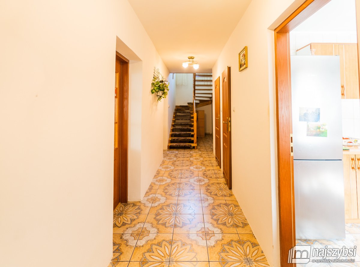 Sława- gospodarstwo z 2 domami na dużej działce. (8)