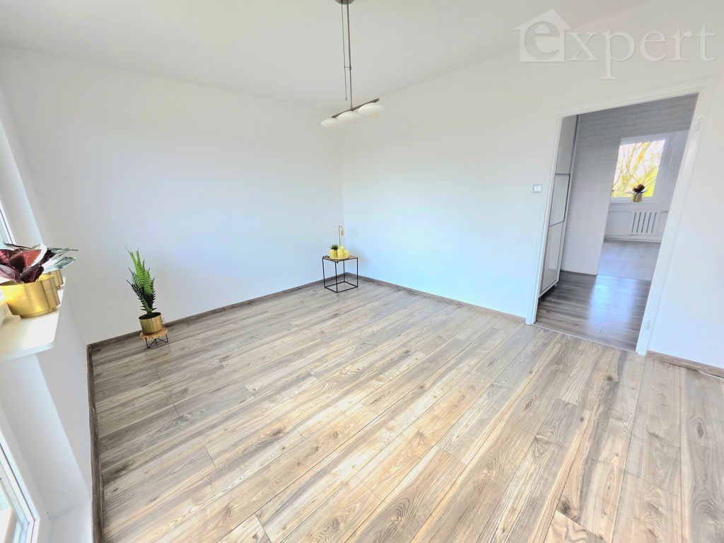 Trzy pokoje z balkonem - osiedle Zachód (3)