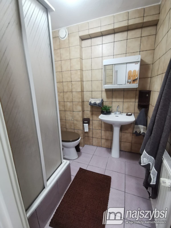 Pensjonat z widokiem na jezioro. (11)