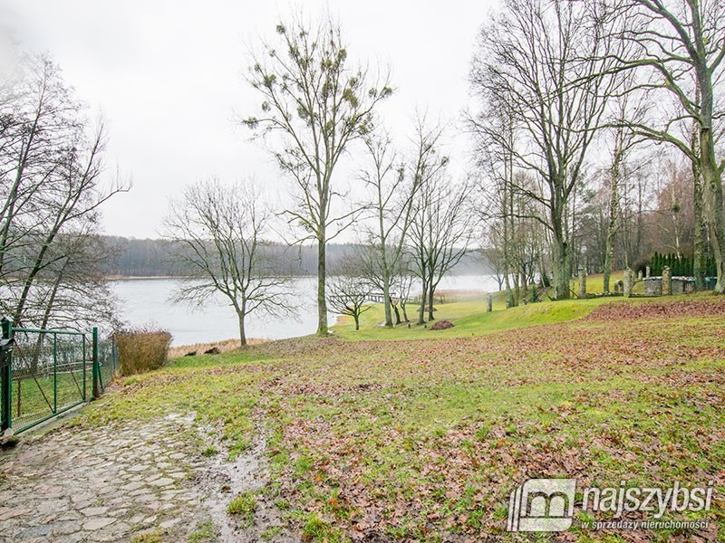 Pensjonat z widokiem na jezioro. (38)