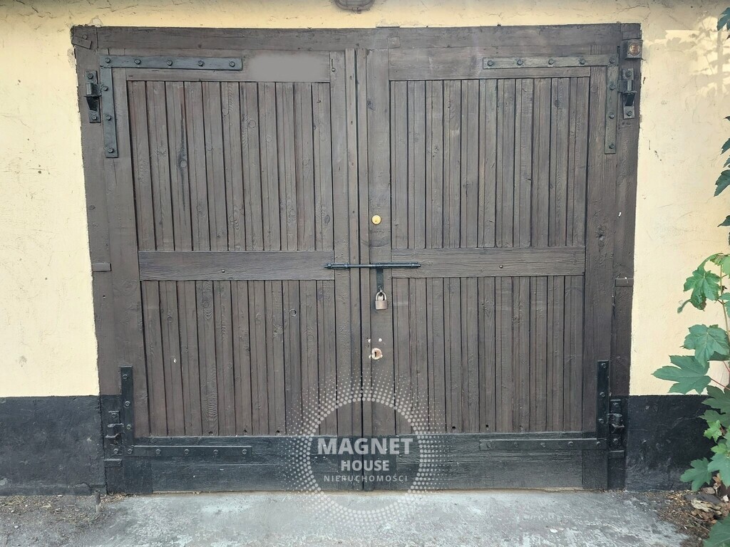 Garaż Santocka po remoncie z kanałem prądem i wodą (5)