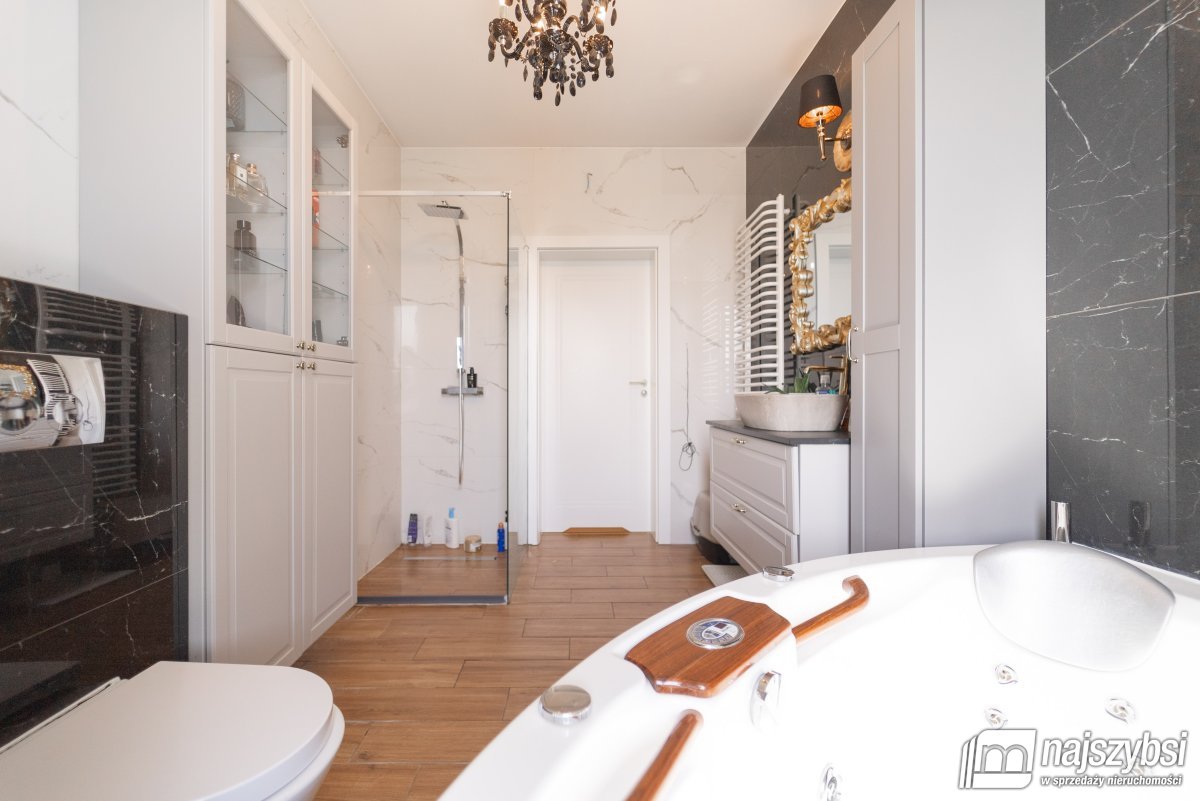 Goleniów- luksusowy dom w spokojnej lokalizacji (27)