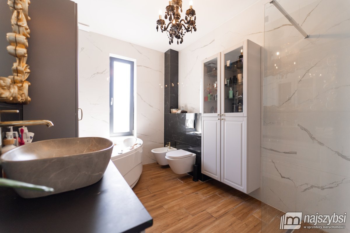 Goleniów- luksusowy dom w spokojnej lokalizacji (28)