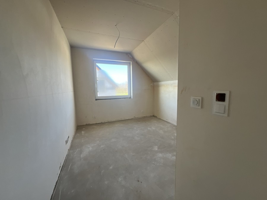 Nowy dom z pompą ciepła, cena jak mieszkanie (3)