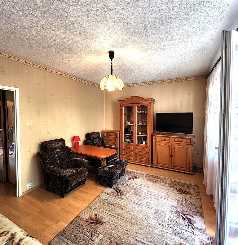 Dwa rozkładowe pokoje z dużym balkonem (1)