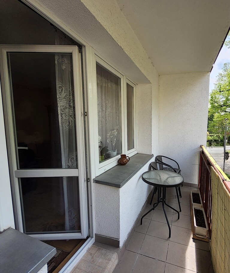 Dwa rozkładowe pokoje z dużym balkonem (12)