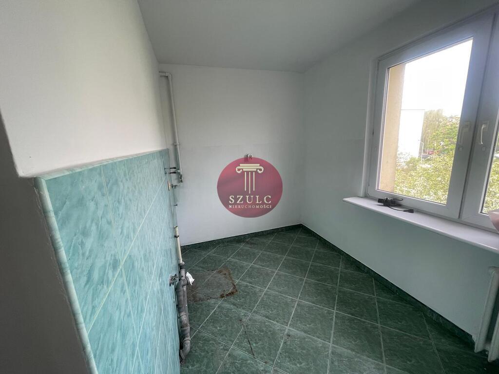 Na sprzedaż dwupokojowe mieszkanie z balkonem. (8)