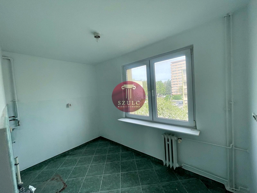 Na sprzedaż dwupokojowe mieszkanie z balkonem. (10)