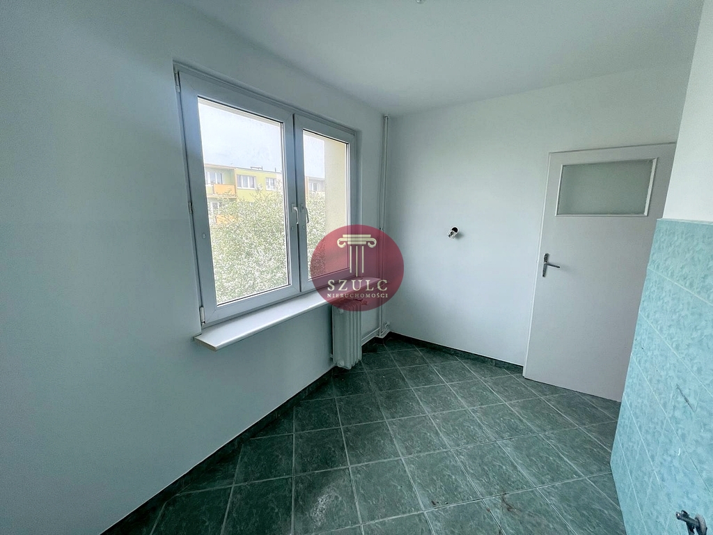 Na sprzedaż dwupokojowe mieszkanie z balkonem. (11)