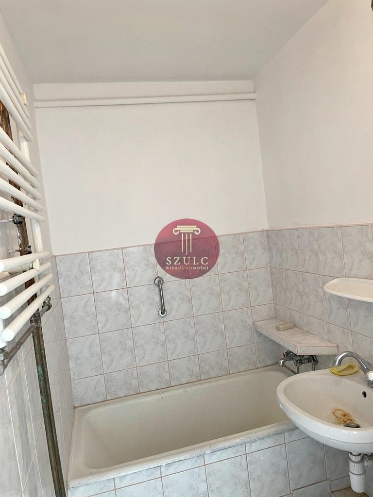 Na sprzedaż dwupokojowe mieszkanie z balkonem. (12)